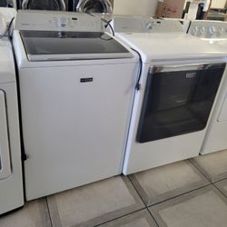 Maytag XL Capacity Topload Washer & Gas Dryer 