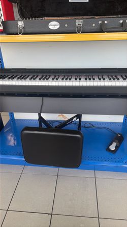 Yamaha Digital Piano with Stand and Pedal