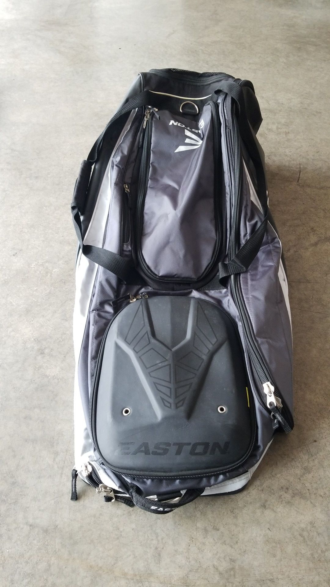 Easton Large rolling bat bag
