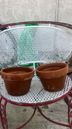 Two terracotta pots for orchids only$10.00 no chips no broken