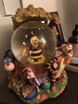 Disney Winnie The Pooh Score globe