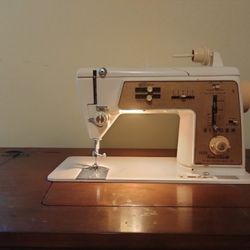  Sewing Machine With Built-in Table