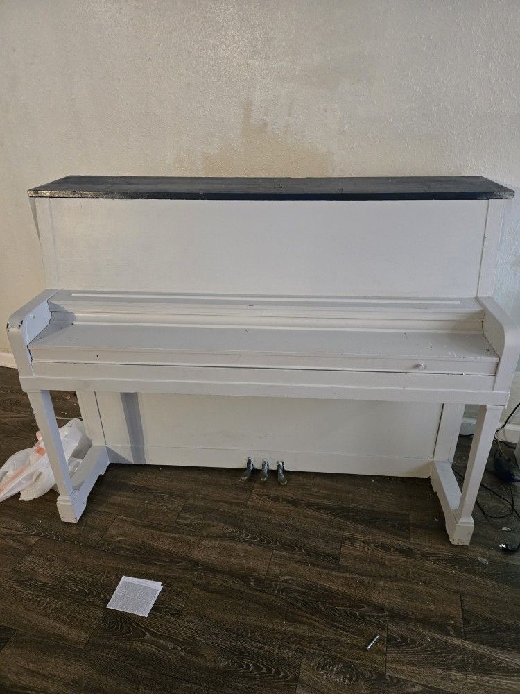 Everett Used Piano