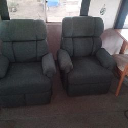 Set Of Reclining Chairs Two For $200 One For 100