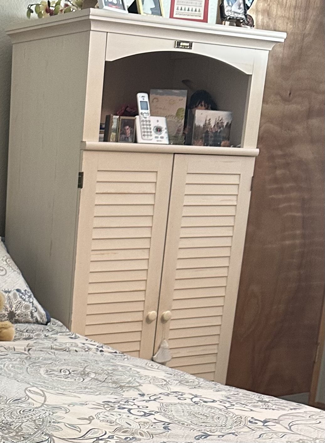 Solid wood computer cabinet
