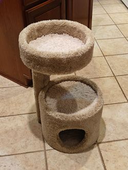 2-Tier Carpeted Cat Tree / Condo (Deep Cleaned!)