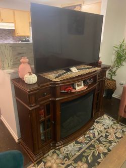 Fire place/TV stand