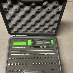 Snap On 44pc ratcheting screwdriver set