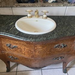 Vintage Bathroom Vanity – Marble Top & Gold Fixtures