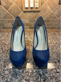 Royal Blue Platform Stiletto Pumps – Size 8.5M