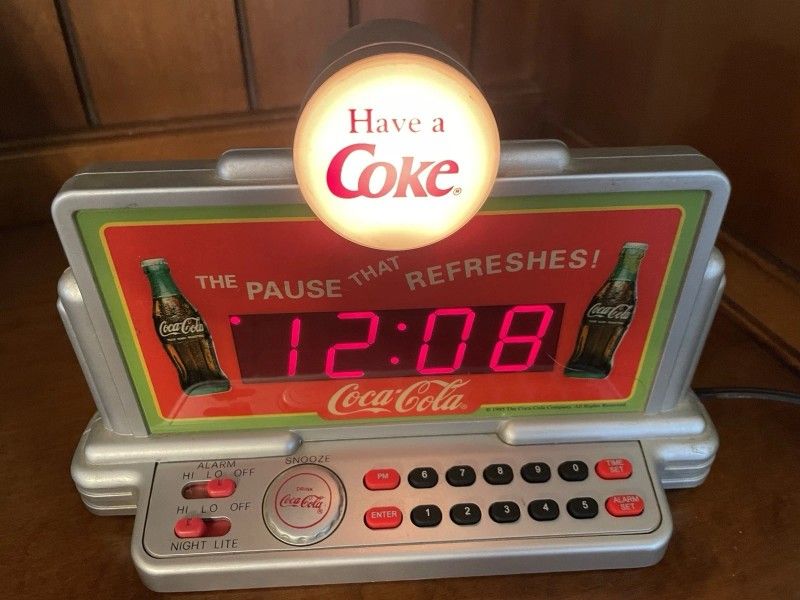 Vintage Flawless Rare Find Coca Cola Alarm Clock Lights Up! Plug In Never Used Located In Palm Springs CA