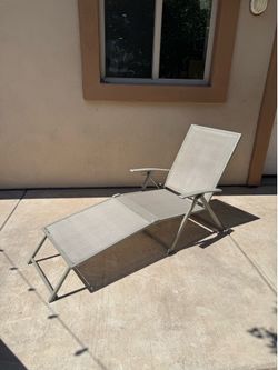 Pool lounge chair