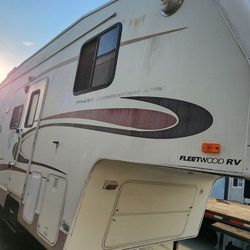 2006 Prowler Regal Fifthwheel Camper Fully Self Contained
