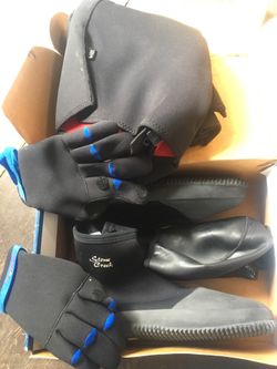 WADING BOOTS, JACKET GLOVES & HOOD