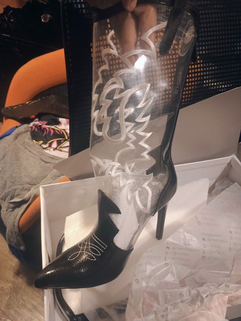 Brand New Women's Rodeo Style Black Boots