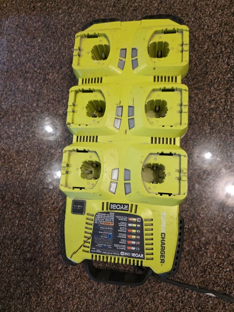 Ryobi P125 6 port super charger for 18v One + battery pack