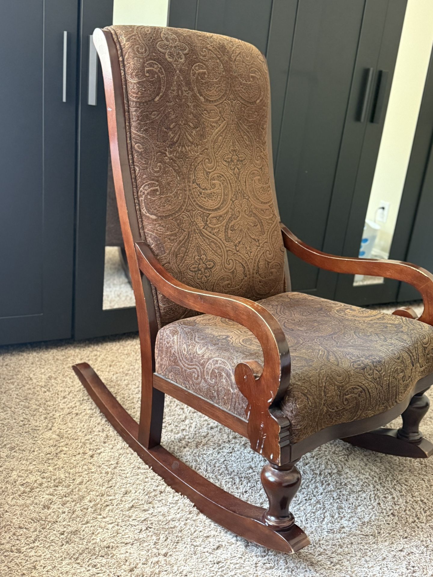 Chairs/Daybed:desk/ TV