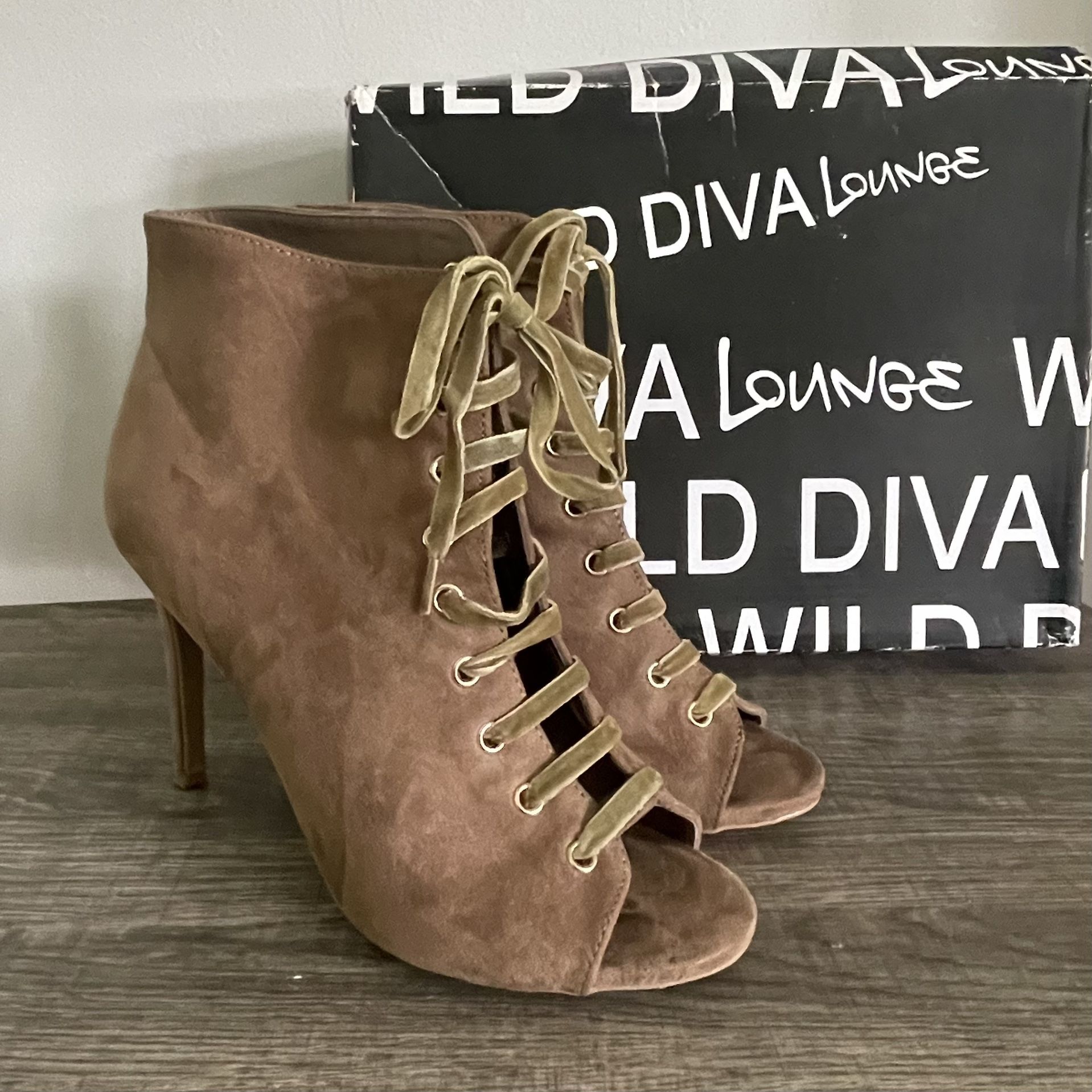 Fashion Nova Lace up heel brown women's boots, size 7.5