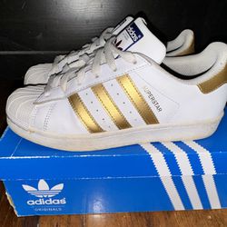 Adidas Superstars White & Gold Size 4Y (FAIR CONDITION)