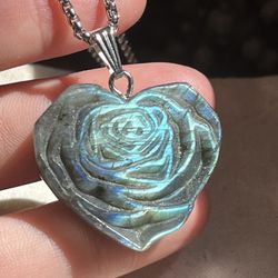 Labradorite Rose Pendant 