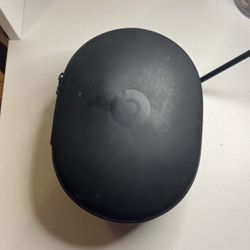 Wireless Beats by Dre studio three