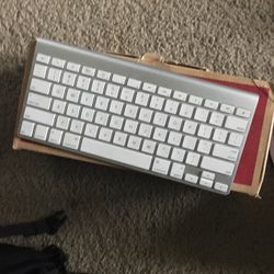 Apple Keyboard 