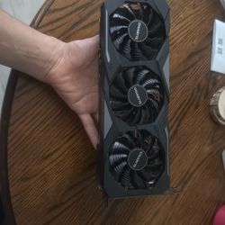 GIGABYTE GeForce RTX 2080 GAMING OC 8G Graphics Card, 3 x WINDFORCE Fans, 8GB 256-Bit