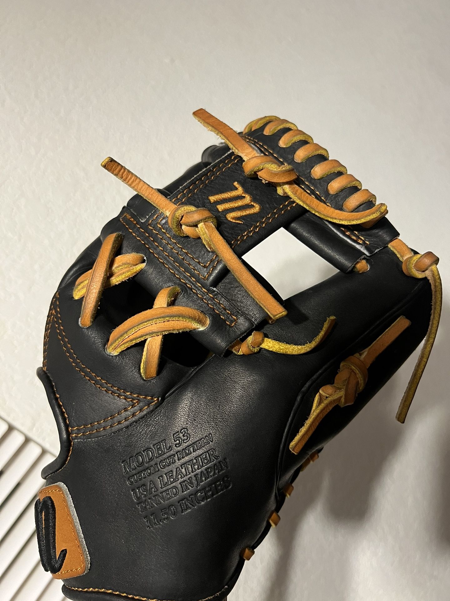 Baseball Glove 