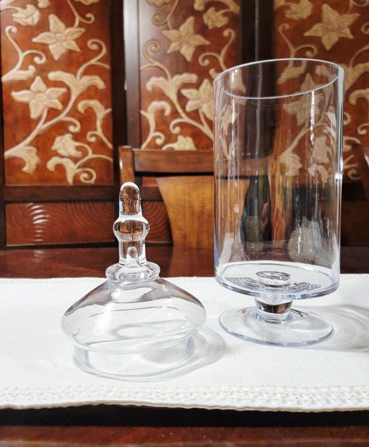 Wayment Diamond Star Large Clear Glass Apothecary Jar Cookie Jar Caniater with Lid. / 33182