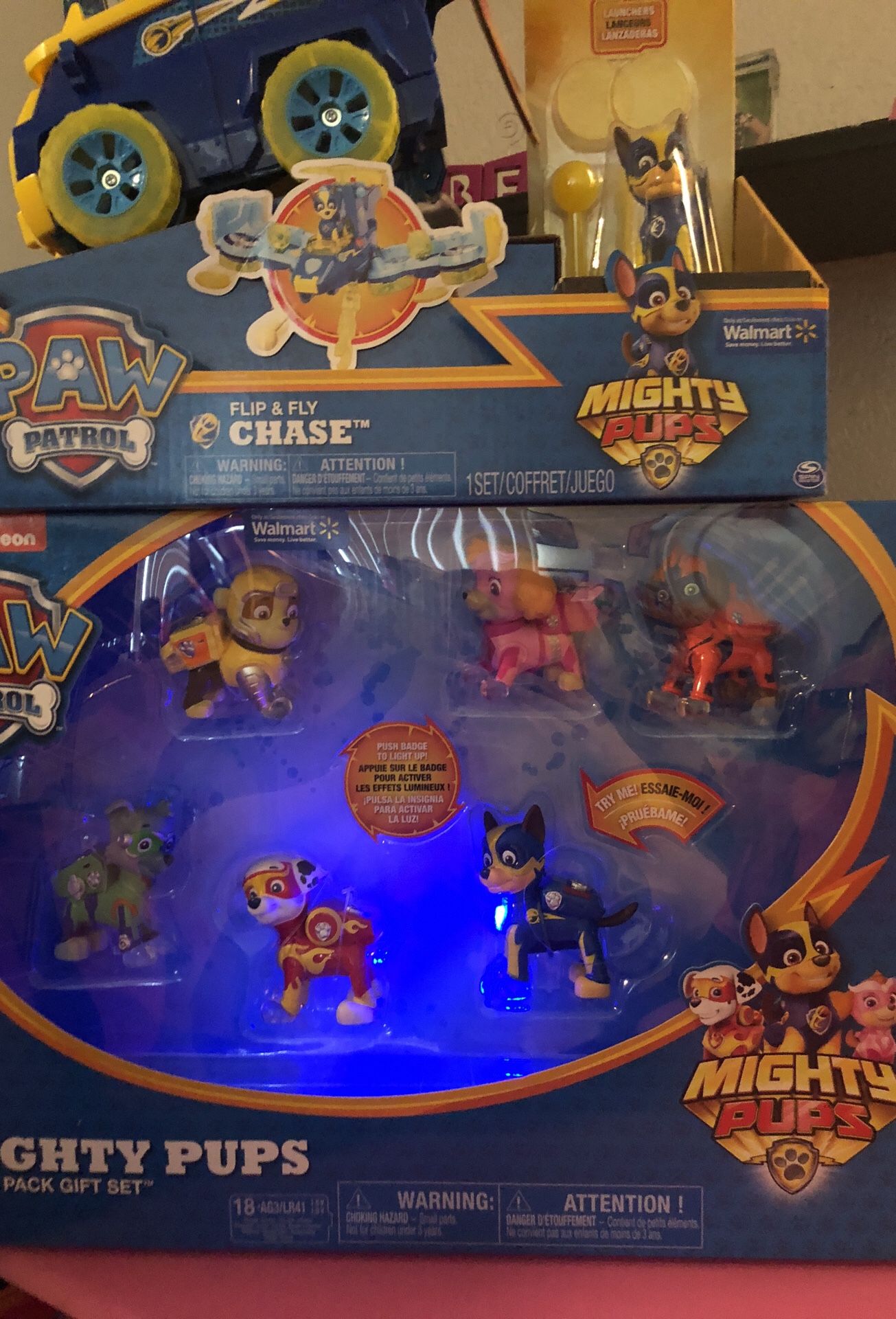 Paw patrol mighty pups action pack gift set and Chase flip and fly
