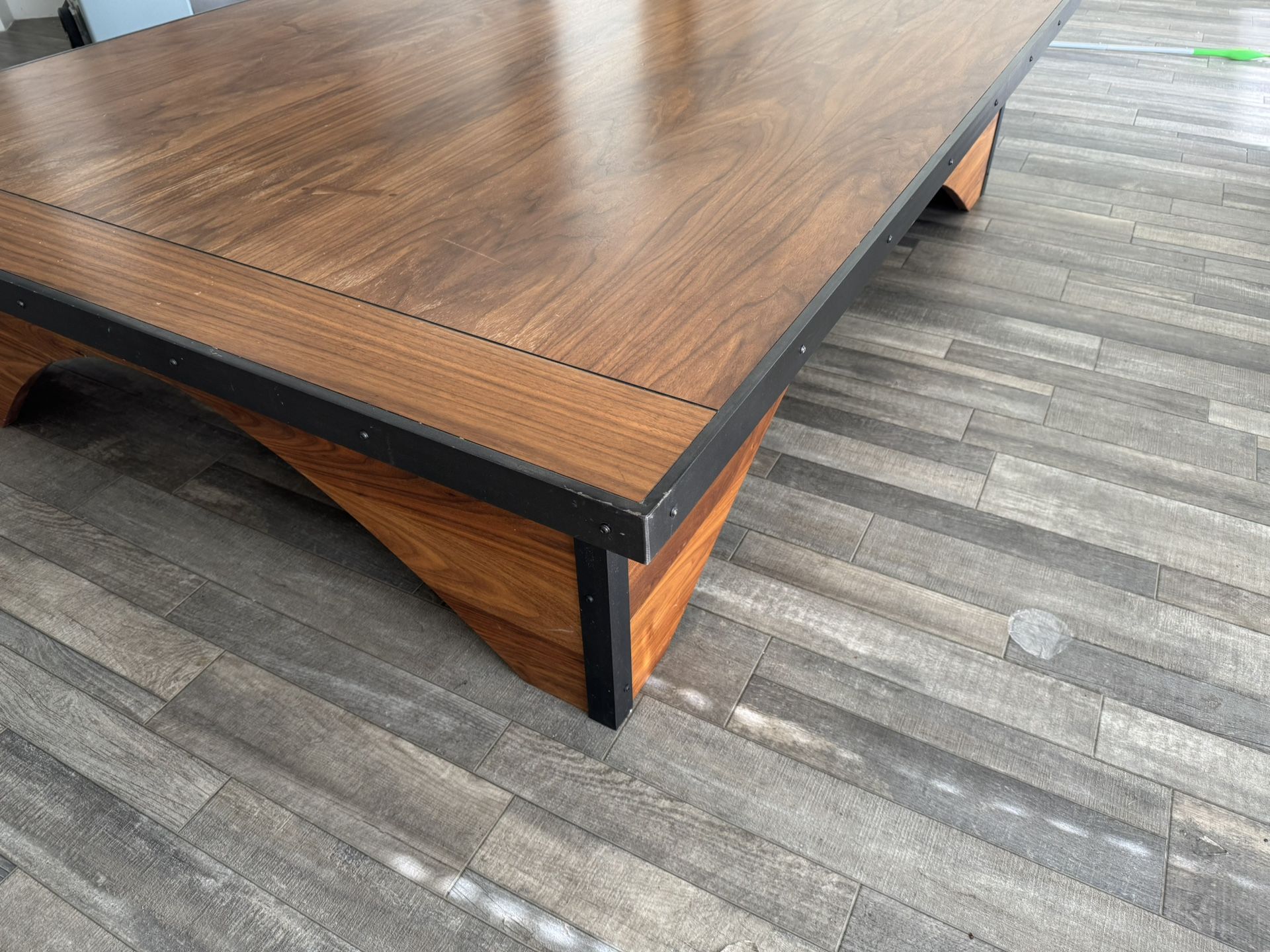 Very Nice And big Coffee Table