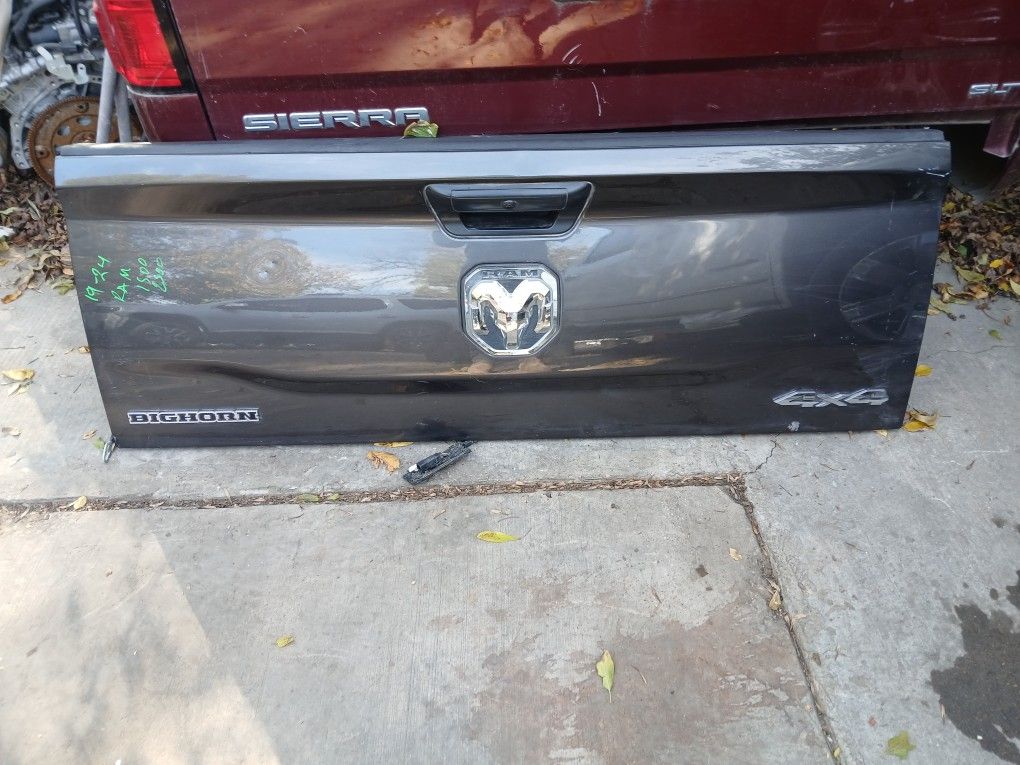 2019-2024 RAM 1500,2500 Tailgate