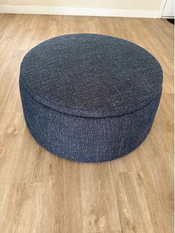 Storage ottoman 2 feet round