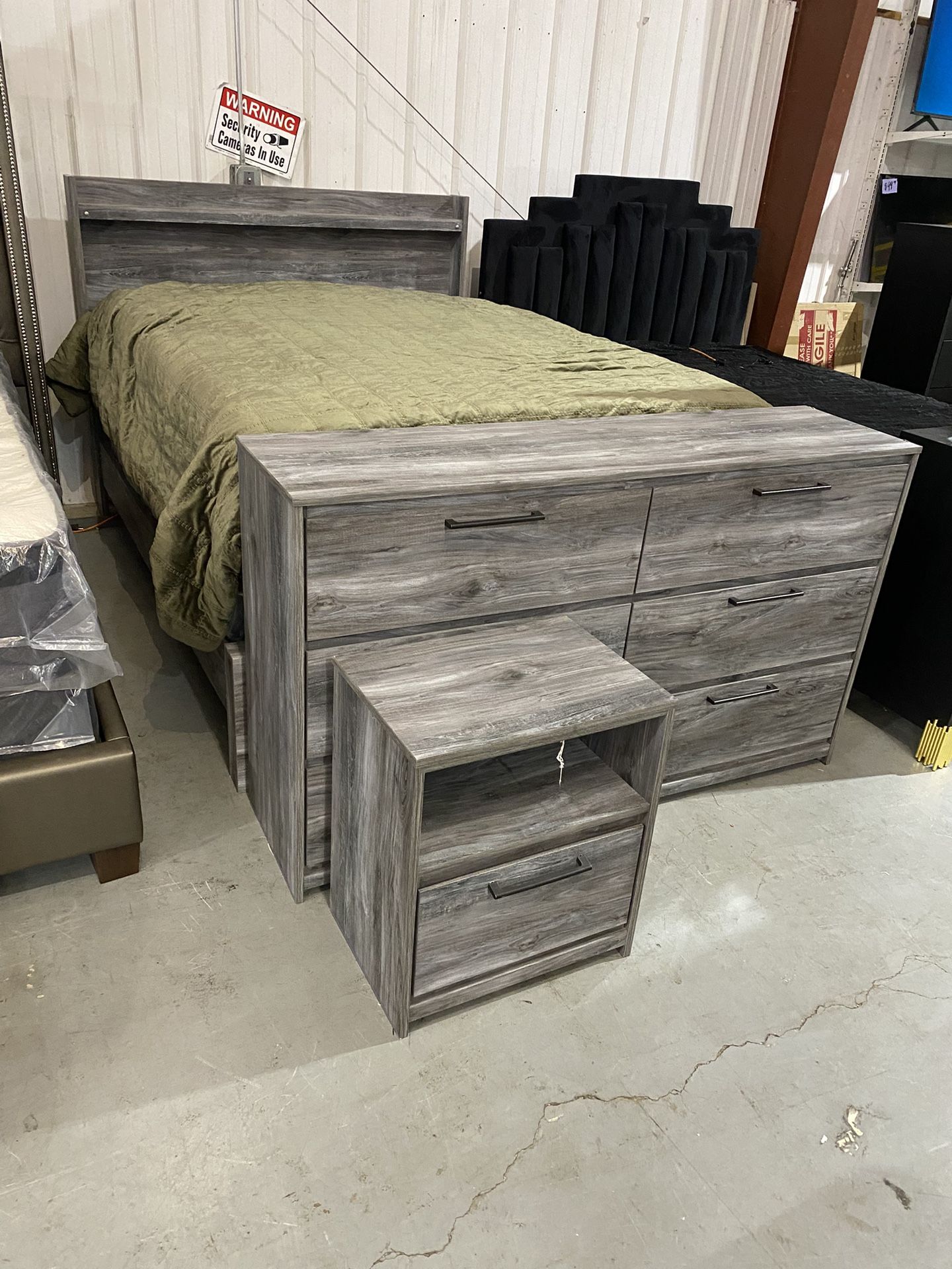 Queen Bed Set