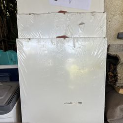 IKEA UTRUSTA White 30x24 Inches Article Number 002.655.28