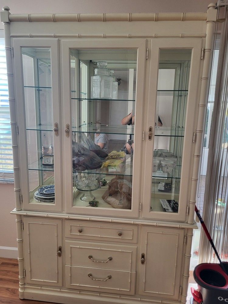 Display Cabinet