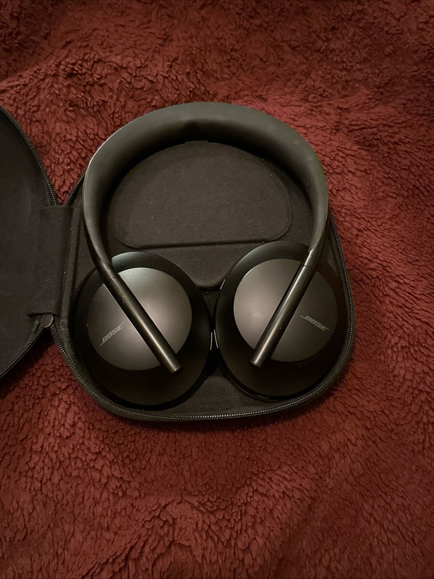 Bose 700 Bluetooth Headphones With Case - Working