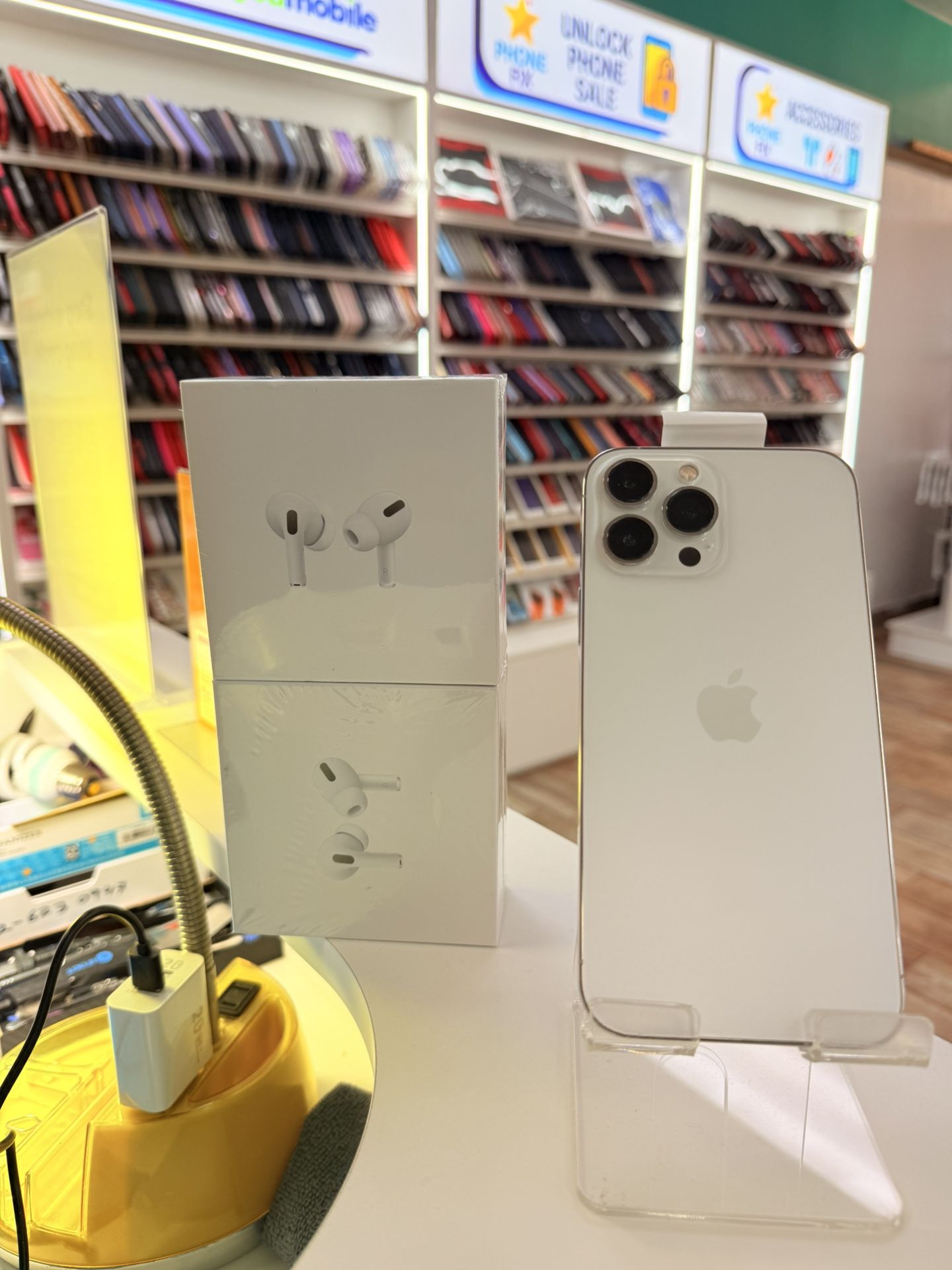 iPhone 13 Pro Max Unlocked 