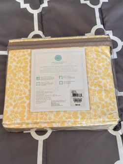 Martha Stewart Collection Full Sheet Set (Brand new Unopened)