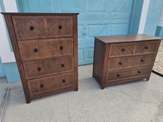 Dresser set
