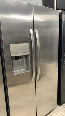 Frigidaire Side By Side In Stainless Steel !