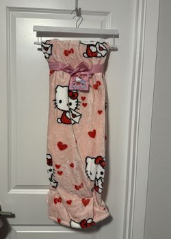Sanrio Hello Kitty Valentine's Day Envelope Throw Blanket NWT