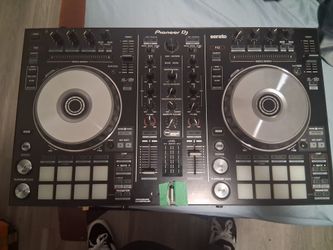 Pioneer Dj Model DDJ-SR2  turn tables