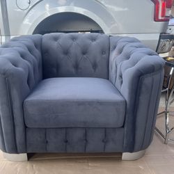 NEW ACCENT CHAIRS