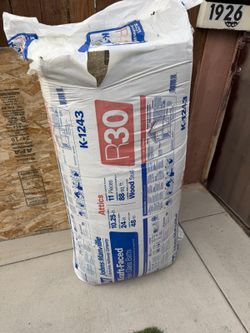 Johns Manville R-30 Kraft-Faced Fiberglass Insulation Batts