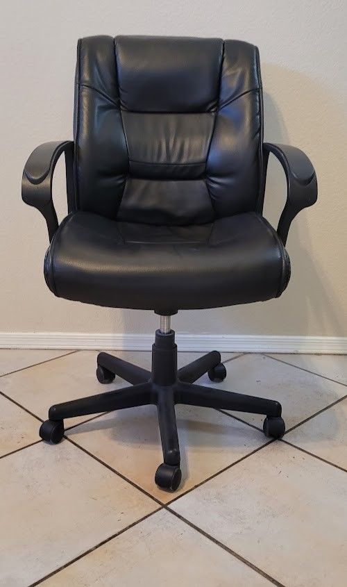 Comfy Black Leather Mid-Back Manager Chair 

