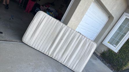 Twin mattress