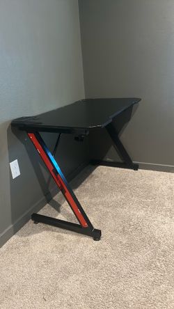 Carbon fiber style gaming desk