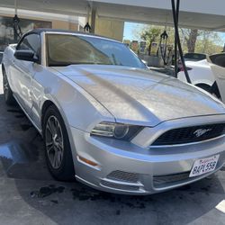 2014 V6 Ford Mustang Convertible 