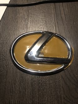 Lexus emblem